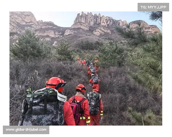 西山公园山地救援演练提升团队应急处置能力与协调作战水平
